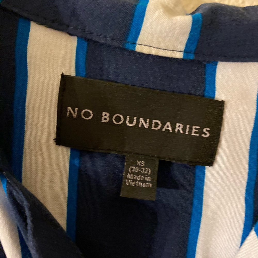Blue & white line pattern shirt - Picture 2 of 3